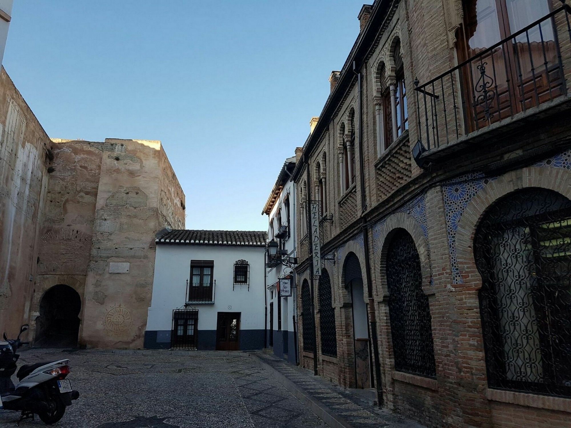 Apartamentos Puerta Nueva Granada Eksteriør bilde